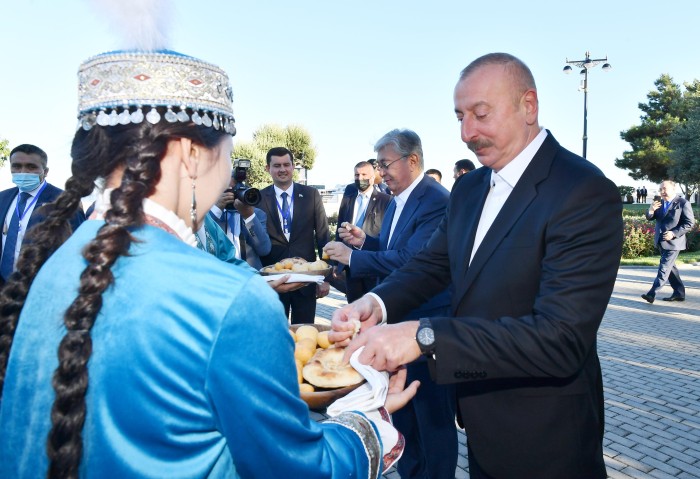 Prezidentlər Dənizkənarı Milli Parkda qurulmuş “Qazax yurtası” ilə tanış olublar - YENİLƏNİB (FOTO)