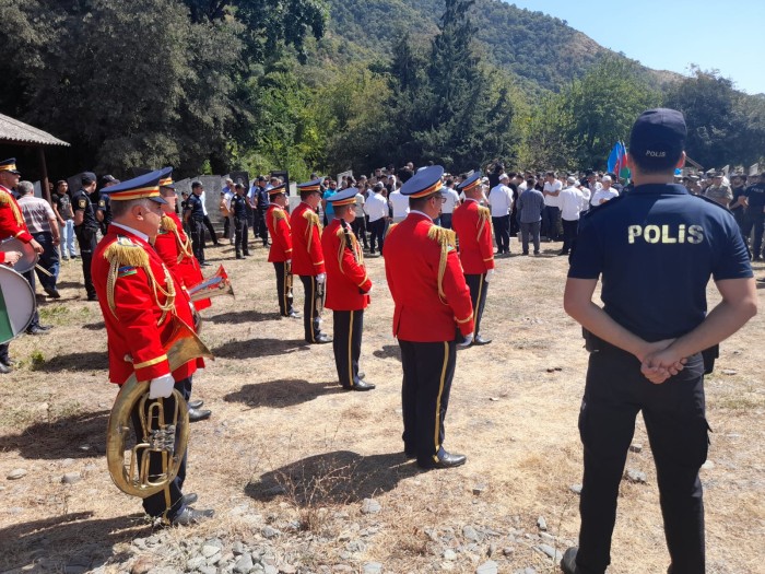 Həlak olan hərbçi dəfn edildi - FOTO