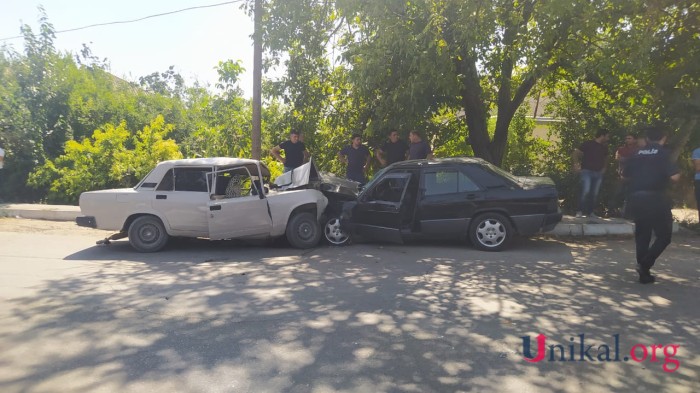 Tovuzda iki maşın toqquşdu - ölən və yaralılar var (FOTO)