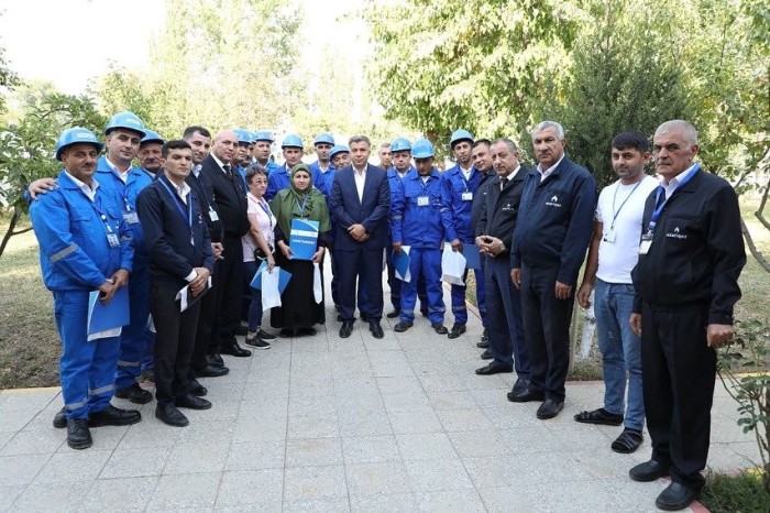 Baş direktor nəzarətçi-çilingərlərə təşəkkür etdi - FOTO