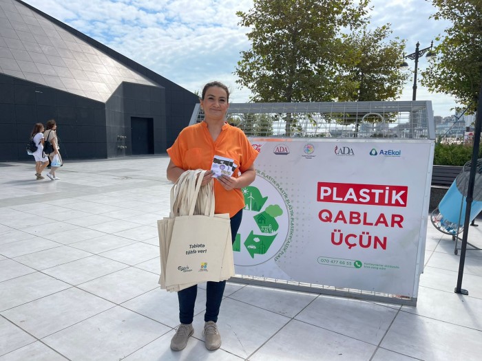 Bakıda növbəti “Plastik butulkanı ekoçantaya dəyiş” aksiyası - FOTOLAR