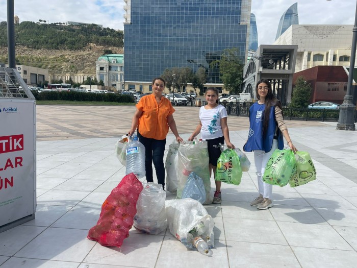 Bakıda növbəti “Plastik butulkanı ekoçantaya dəyiş” aksiyası - FOTOLAR