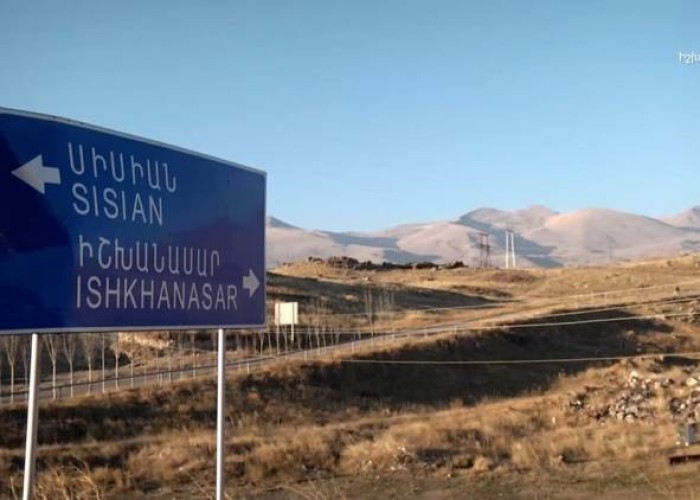 Ermənilər Qızılcıq kəndini tərk edir