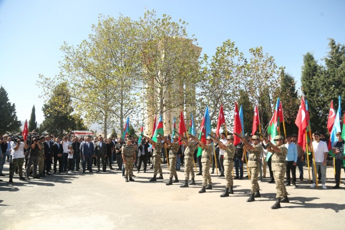 Şəhid Nihad Verdiyev dəfn edildi - FOTOLAR