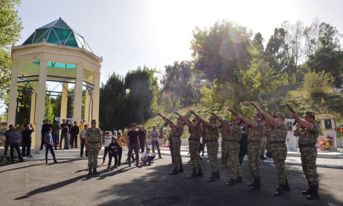 Daşkəsəndə şəhid Turxan Süleymanov dəfn edilib - FOTO