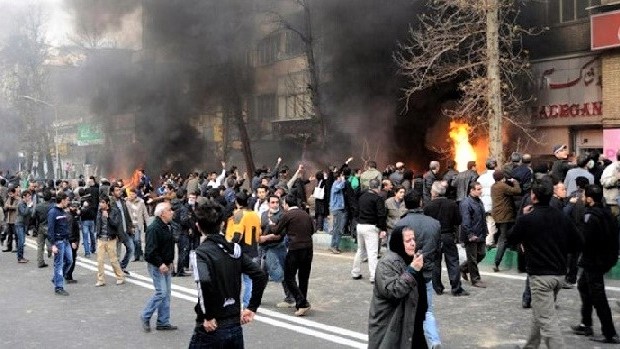 İranda etiraz aksiyalarında 35 nəfər ölüb