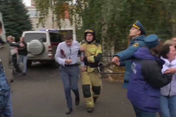 Rusiyada məktəbdə atışma:10 ölü, 18 yaralı  (YENİLƏNİB)