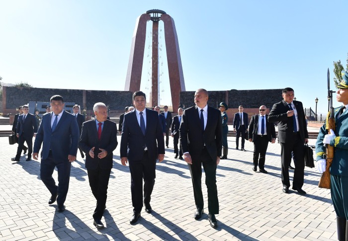 Prezident Bişkekdə “Ata-Beyit” Kompleksini ziyarət etdi - VİDEO (YENİLƏNİB)