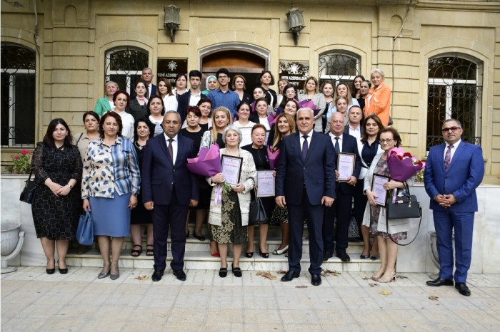 Hər birimizin taleyində müəllimin hərarətli qəlbinin bir zərrəciyi var - FOTO