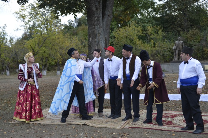 “Azerçay”ın dəstəyi ilə Şuşada teatr tamaşası səhnələşdirilib - FOTOLAR