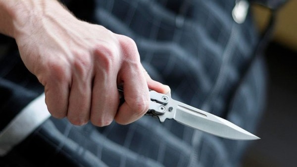 Biləsuvarda 19 yaşlı gənc bıçaqlandı