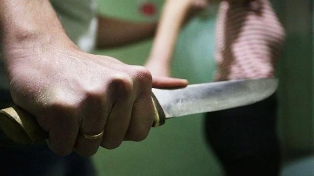 Gəncədə kişi qeyri-rəsmi yaşadığı qadını bıçaqladı - YENİLƏNİB