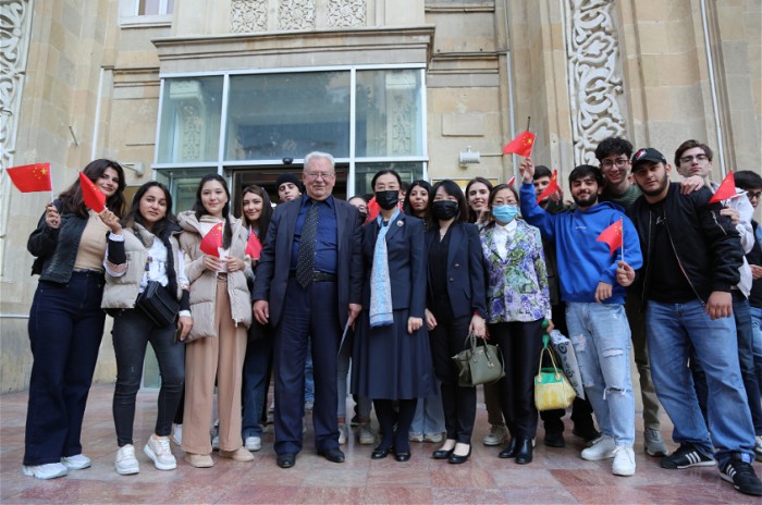 Kamal Abdulla Çinin ölkəmizdəki səfiri ilə görüşdü - FOTO