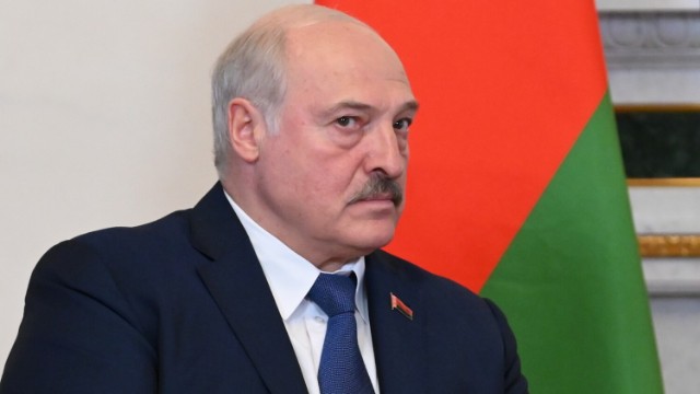 "Məni tez-tez tənqid edirlər" - Lukaşenko