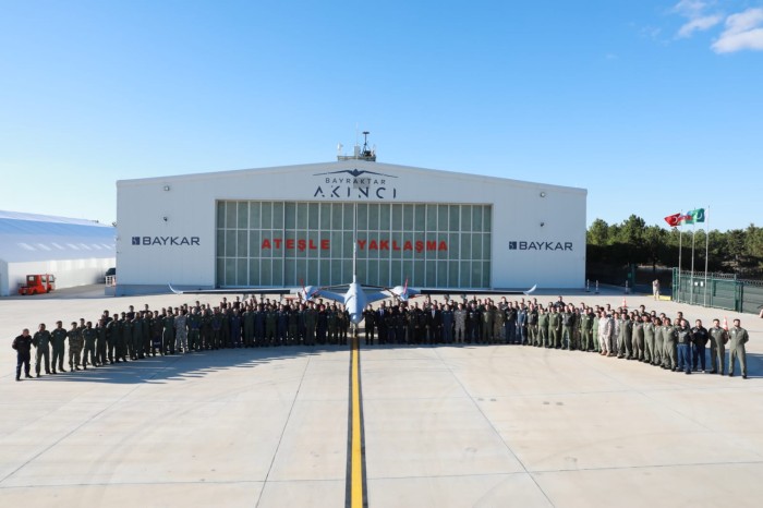 "AKINCI silahlı pilotsuz uçuş aparatını idarəetmə kursu"nun növbəti buraxılışı olub - FOTO