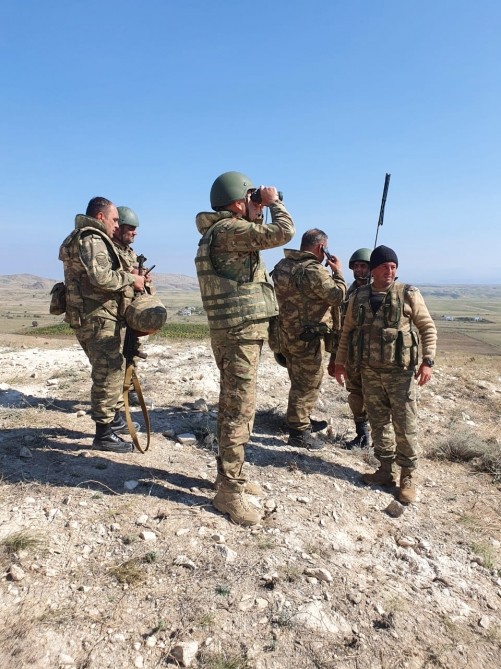 Şükür Həmidov generallarla birlikdə Vətən müharibəsində - FOTOLAR