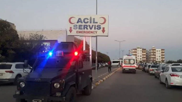 Türkiyədə məktəbin qarşısında silahlı qarşıdurma: 2 şagird öldü, 13-ü yaralandı