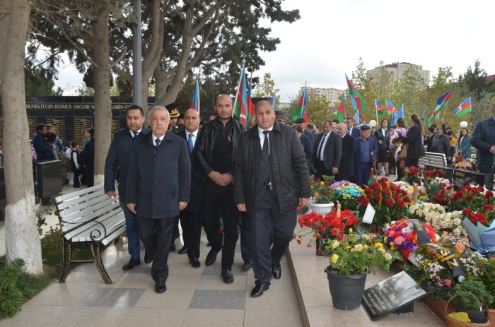 Malik İsaqov şəhidin məzarını ziyarət etdi - FOTOLAR