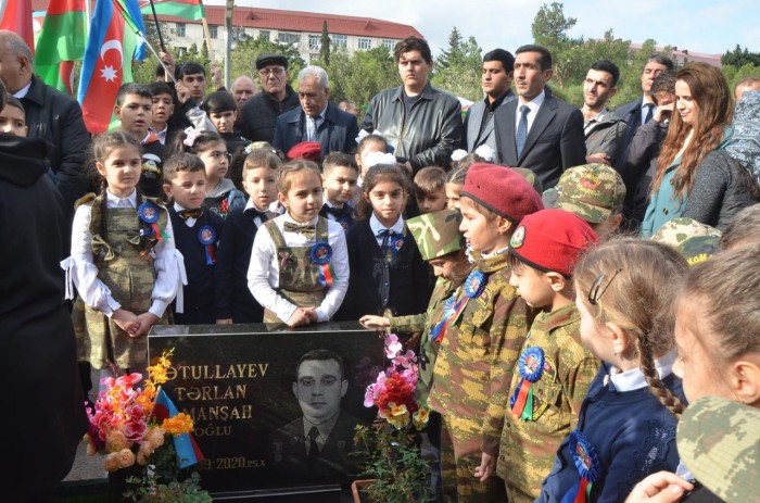 Malik İsaqov şəhidin məzarını ziyarət etdi - FOTOLAR