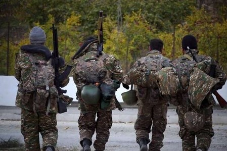 Ermənistanın 4 hərbçisi xidmət yerindən qaçıb 