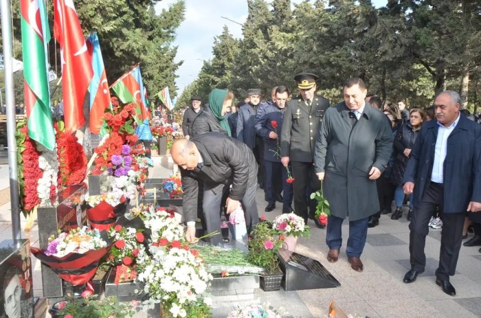 Şəhidin anım mərasimi keçirildi - FOTOLAR