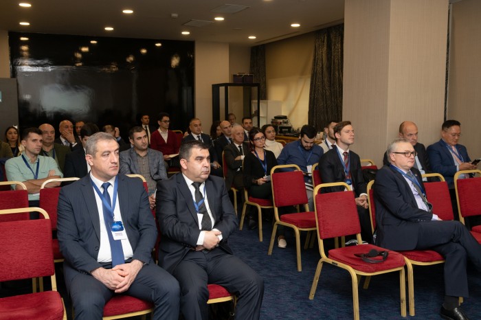 Yeni nəsil mobil rabitə şəbəkələrinin tətbiqi ilə bağlı seminar keçirilir - FOTO