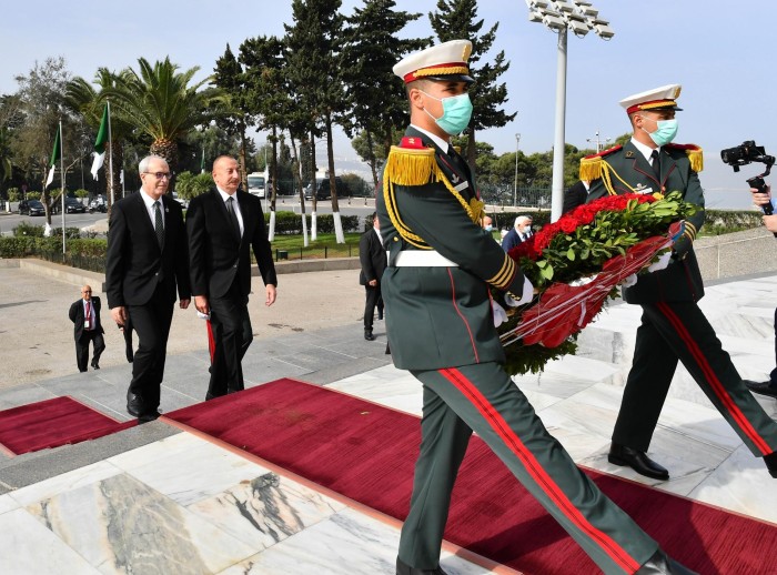 Prezident Əlcəzairdə Şəhidlər abidəsini və Milli Mücahidlər Muzeyini ziyarət edib - YENİLƏNİB (FOTOLAR)