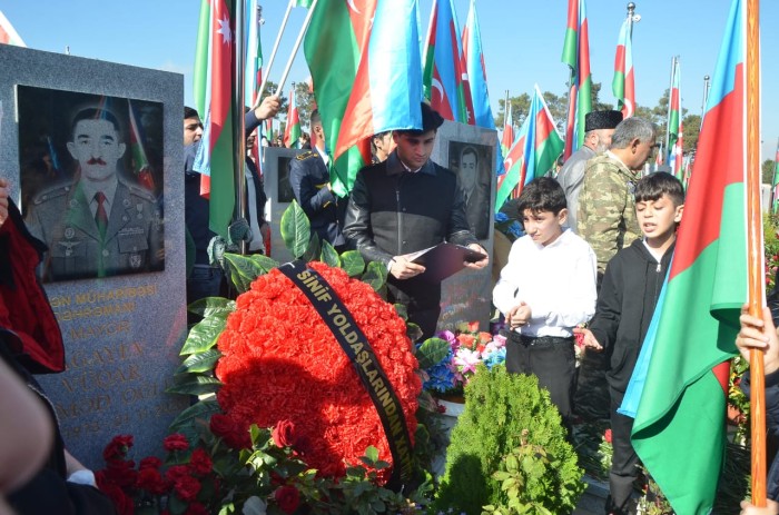 İcra başçıları şəhidlərin məzarını ziyarət etdi - FOTOLAR