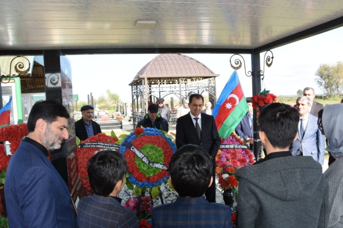 Taleh Qaraşov şəhidlərin məzarlarını ziyarət etdi - FOTOLAR