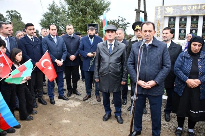 Taleh Qaraşov şəhidlərin məzarlarını ziyarət etdi - FOTOLAR