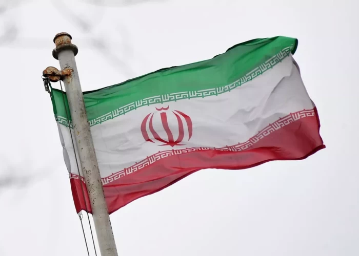 İran ilk dəfə yerli hipersəs ballistik raket hazırladı