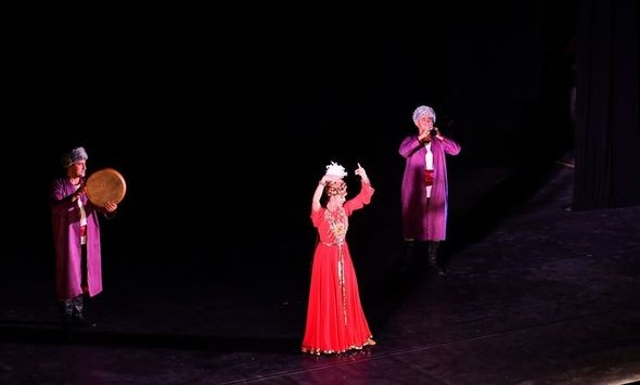 Birinci vitse-prezident Mehriban Əliyeva Səmərqənddə “Lazgi” adlı baletə baxıb - FOTO