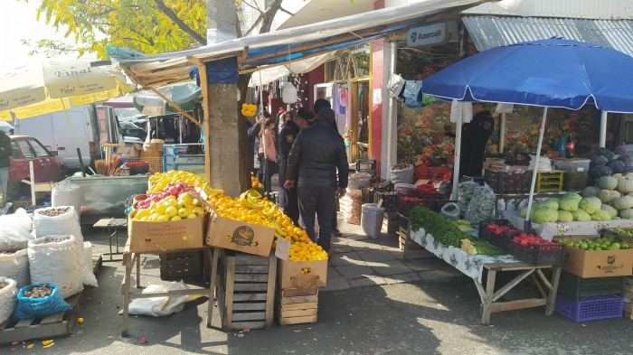 Qanunsuz küçə ticarəti ilə məşğul olanlar cərimələndi - FOTO