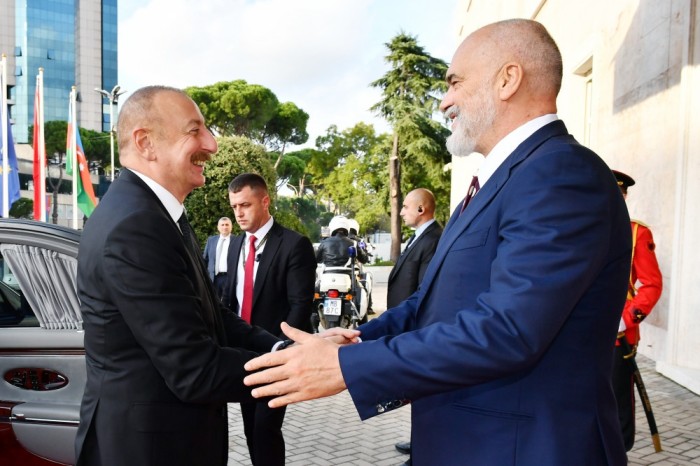 İlham Əliyev Albaniyanın Baş naziri ilə GÖRÜŞDÜ - YENİLƏNİB (FOTO)