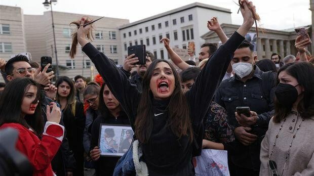 İranda etiraz aksiyalarında ölənlərin sayı açıqlandı