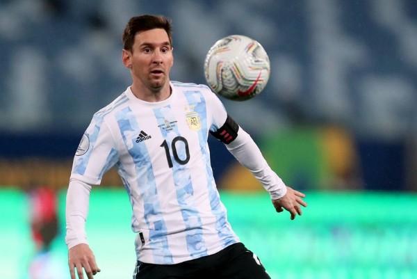 Messi dünya rekordunu təkrarladı
