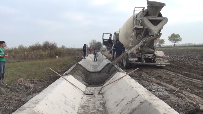 Şabranda kanal beton üzlüyə alınır - FOTOLAR