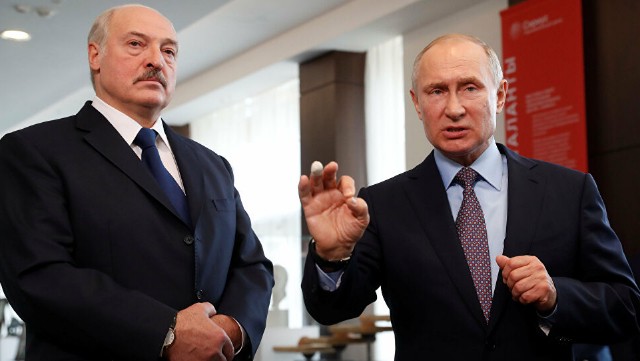 Putin Lukaşenko ilə telefonla danışdı