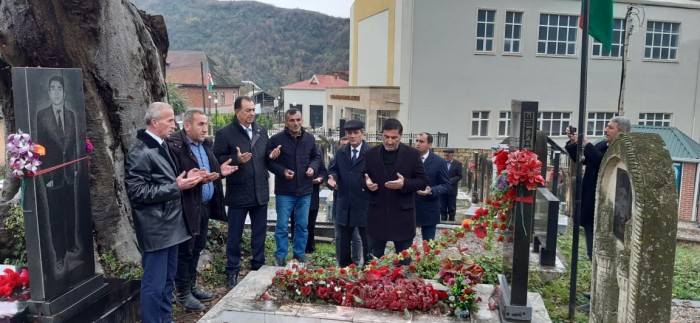 Taleh Qaraşov şəhidin məzarını ziyarət etdi - FOTOLAR