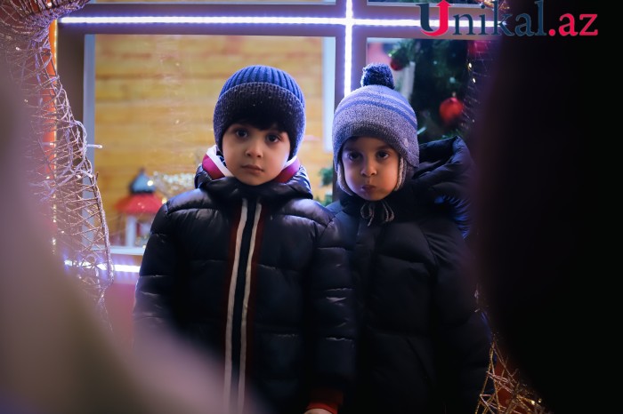 Bakının “Soyuq əllər, isti ürəklər”i... - FOTOREPORTAJ