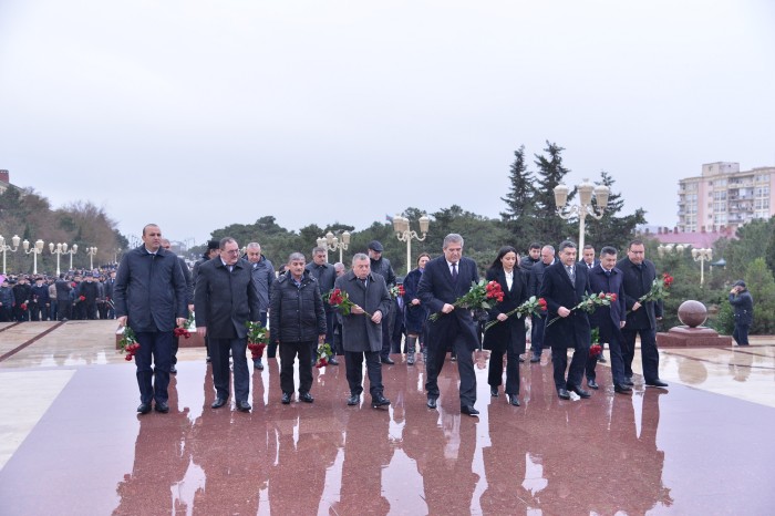 Qaradağda Heydər Əliyevin anım gününə həsr olunmuş tədbir keçirildi - FOTOLAR