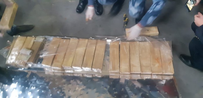 İran vətəndaşı Naxçıvana 37 kq narkotik keçirmək istədi