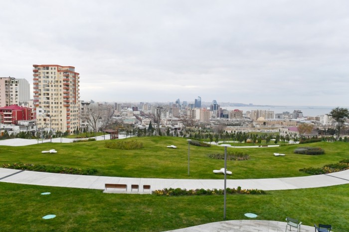İlham Əliyev Mərkəzi Parkın ikinci hissəsinin açılışında - YENİLƏNİB