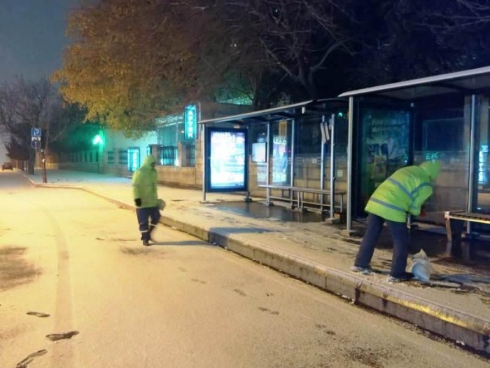 Bakının küçə və prospektləri gecə qardan təmizlənib - FOTO