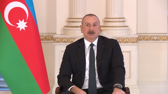 İlham Əliyevin yerli telekanallara verdiyi müsahibəsi yayımlanır - CANLI