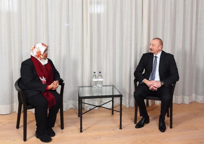 İlham Əliyev Davosda BMT rəsmisi ilə görüşdü - FOTO