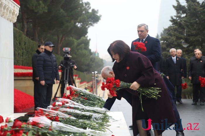 Dövlət rəsmiləri Şəhidlər xiyabanını ziyarət etdi - FOTOLAR