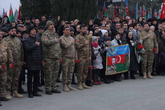 Gəncədə 20 Yanvar şəhidlərinin xatirəsi ehtiramla yad edilib - FOTOLAR