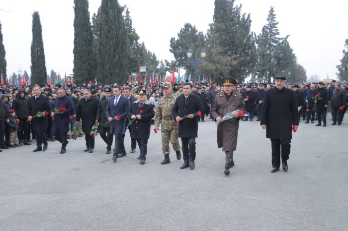 Gəncədə 20 Yanvar şəhidlərinin xatirəsi ehtiramla yad edilib - FOTOLAR