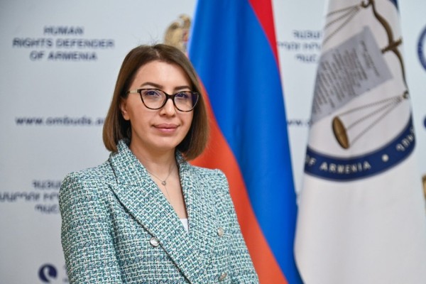 Ermənistanın ombudsmanı istefa verdi 